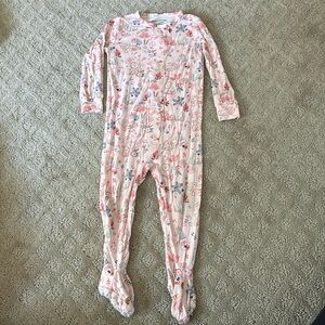 Magnetic me 9-12 months onsie pajamas with grip footsie bottoms